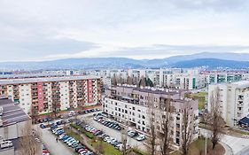Flexible Selfcheckins 15 & 19 - Zagreb - Garage - Loggia - New - Cozy